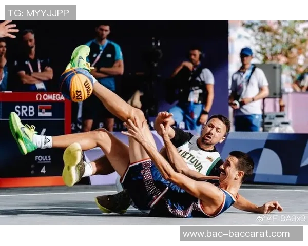 FIBA官推盘点历史经典逆转时刻米勒麦迪与立陶宛后卫的精彩表现