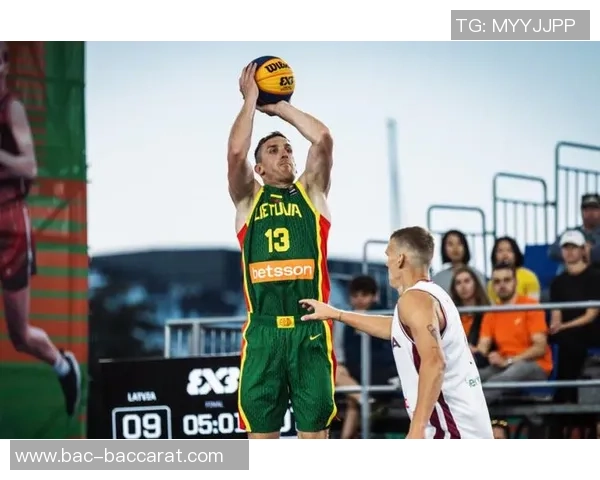 FIBA官推盘点历史经典逆转时刻米勒麦迪与立陶宛后卫的精彩表现