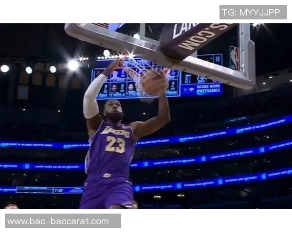 湖人半场领先独行侠东契奇表现出色艾顿状态低迷克里斯蒂贡献15分