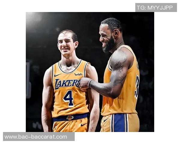 湖人官方推文庆祝里夫斯50分成就加入精英俱乐部的辉煌时刻